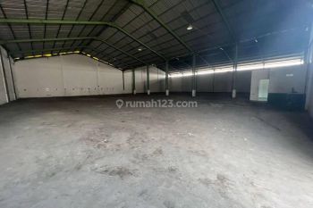 Sewa Gudang di Raya Pakisaji Akses Kontainer 40 Ft, Malang