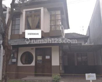 Rumah bagus lokasi strategis