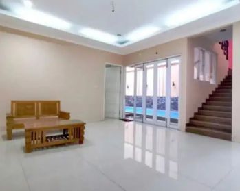 Di sewakan rumah semi furnished siap huni Pejaten Pasar minggu