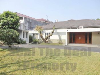 Disewakan Rumah Luas Di Kemang Jakarta Selatan STD460