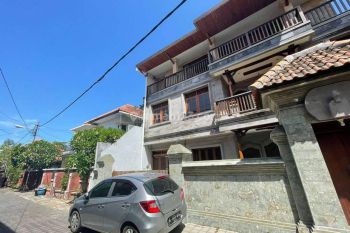 RUMAH TINGGAL 3 LANTAI BERLOKASI STRATEGIS DI PUSAT KOTA SIDAKARYA DEKAT RENON -