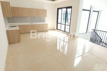 Belum pernah huni, non furnished , rumah baru cluster winona di kawasan alam