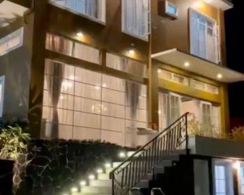 PRIVATE VILLA MEWAH  DI  CIPANAS