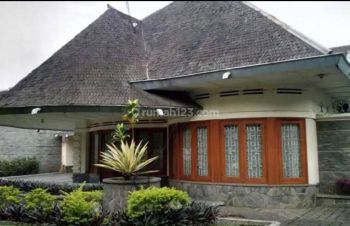 Dijual Rumah Belanda Di Kawasan Bisnis Sayap Riau Supratman Kota Bandung