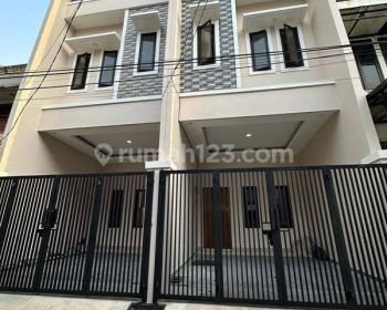 Non.645 Rumah New 3 Lantai Tanjung Duren Jakarta Barat