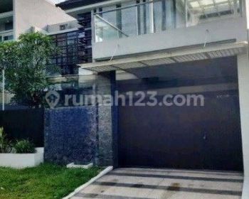 Rumah Mewah 2 Lantai Taman Golf Araya