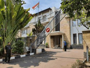 Low Rise And  Luxury Apartment Near SCBD.