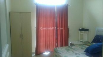 Di sewa rumah SHM 2 lantaj dengan semi furnish