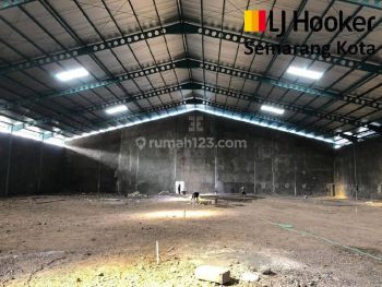 Gudang Baru di Kawasan Industri Candi