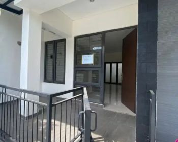 Rumah siap huni 2 lantai di Cibubur Residence