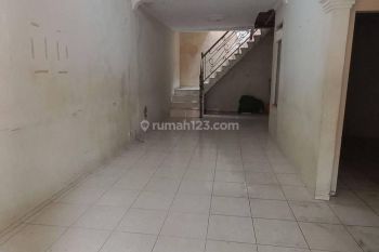 Rumah di Tebet Jakarta Selatan 2 Lantai SHM