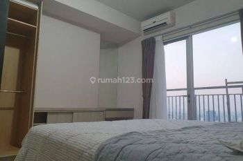 Dijual Apartemen Cosmo Mansion 1 Bedroom Lantai Tinggi Semi Furnished