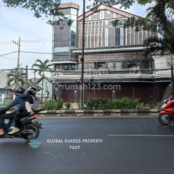 Gedung Potensial Usaha Strategis Poros Jalan Prov Di Singosari