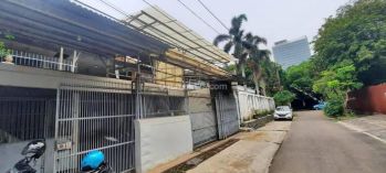 Rumah Butuh Renovasi SHM di Jl Mendawai Ii, Jakarta Selatan