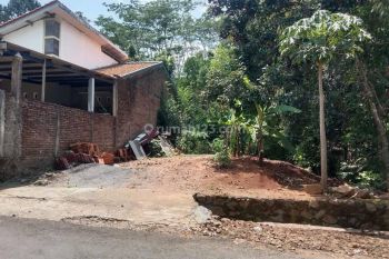 Tanah Nempel Aspal di Kalisegoro Gunungpati Dekat Unnes
