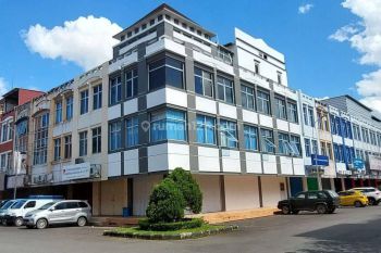 Rukan Posisi Hook Komplek Ayani Mega Mall Pontianak