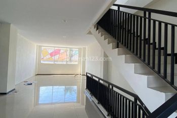 Ruko Strategis Dekat Pakuwon Mall Dan Universitas Gajah Mada