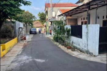 Rumah Unfurnished Sudah Renovasi di Menteng Dalam, Menteng Dalam