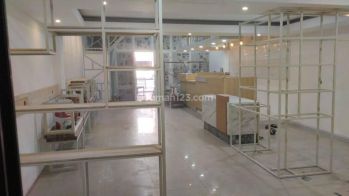 Cocok usaha lokasi strategis Tunjungan 6m