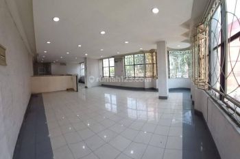 TURUN HARGA .. DIJUAL MURAH DI BAWAH NJOP .. RUKO DI HARCO MANGGA DUA , SIAP