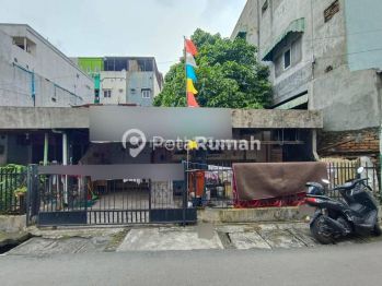 Rumah SHM Bagus Jalan Johar Lokasi Strategis