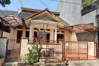 Disewakan Rumah cantik di Vila jaka setia