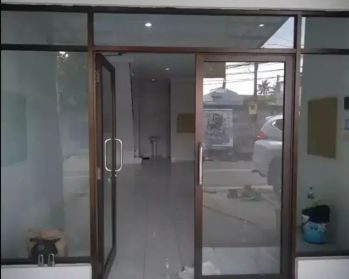 RUKO DISEWAKAN/DIKONTRAKKAN 2 LANTAI KOMERSIL STRATEGIS