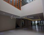 thumbnail-for-rent-rumah-menteng-2-lantai-lengkap-kolam-renang-dan-taman-7