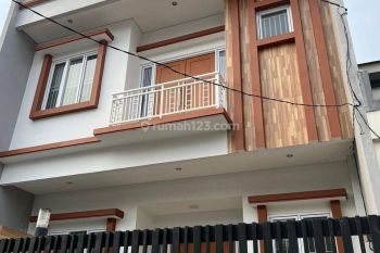 Rumah baru 2 lantai 4 kamar Deket sekolah pasar di kelapa gading