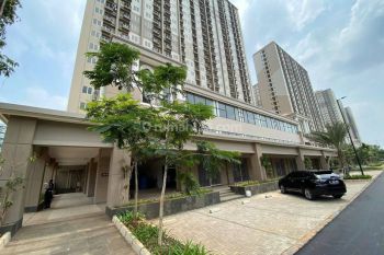 Ruko memanjang 3 setengah lantai di kawasan hunian prestisius Podomoro Golf View