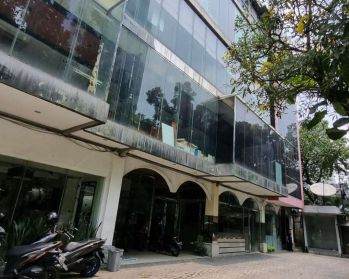 Gedung Harga Miring Siap Pakai Di Jl Kebon Sirihit's