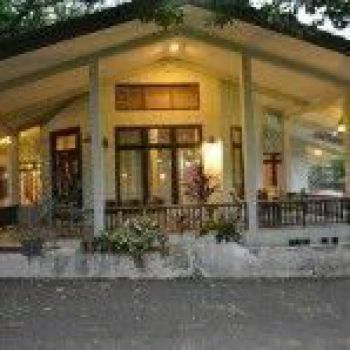 Dijual Rumah Design Elegan di Lingkungan Hijau Jagakarsa