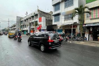 Sale Ruko: Ruko Jalan Sutrisno