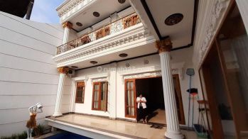 Rumah dua lantai super mewah  dekat trans mall Denpasar