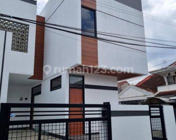Rumah Baru 2 Lantai di Komplek Margahayu Raya, Bandung