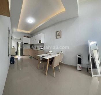 Rumah Furnished Bagus Dalam Cluster Di Royal Tajur Hadap Selatan