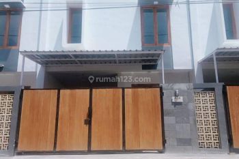 Rumah baru di Jl Gn soputan 2 Lantai one gate