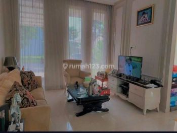 Rumah mewah Pakuwon City akses jalan super lebar