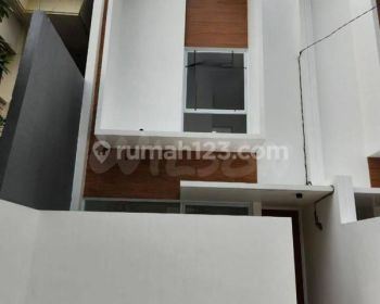 Wilson Rumah lokasi bagus di meruya kav dki