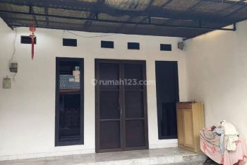 Rumah 1 lantai di Taman Meruya Ilir