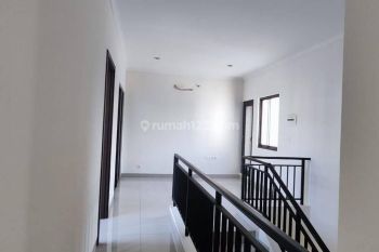 Tol rampung mall segera dibuka Rumah di Summarecon bandung 2 Lantai SHM Utara