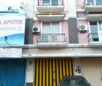 Ruko 3 lantai siap pakai strategis siap nego