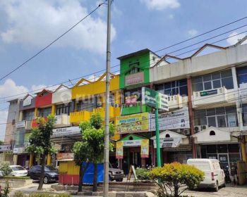 Dijual RUKO 4 lantai SHM,siap huni dekat dengan transportasi umum