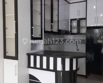 Rumah 2 lantai di Royal Palm dijual cepat dan murah