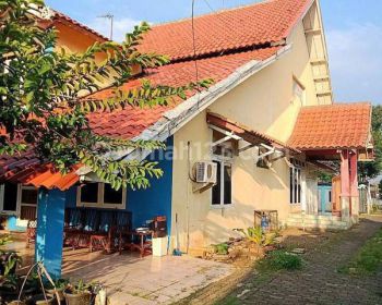 Rumah dengan Tanah Luas Cocok untuk Usaha di Sawangan Depok