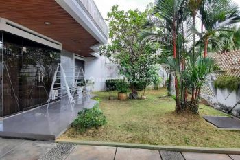 RUMAH MEWAH 2 LANTAI DEKAT IJEN MALANG