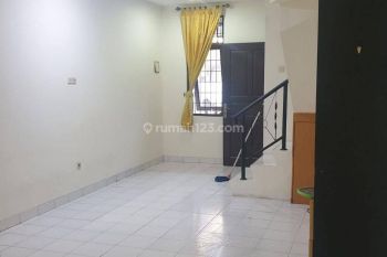 Disewa Rumah 2 Lantai Timur Bagus