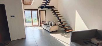 RUMAH TINGGAL DISEWAKAN BISA UNTUK KANTOR DI KOMPLEK CAPITOL DAGO VALLEY