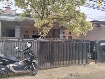 Rumah Bagus Semi Furnished SHM di Kramat Jati, Jakarta Timur