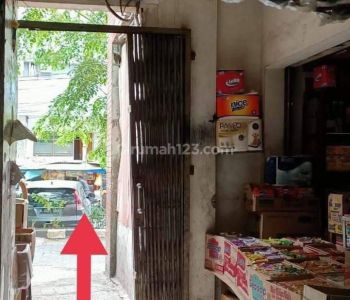 Kios gandeng tiga Pluit